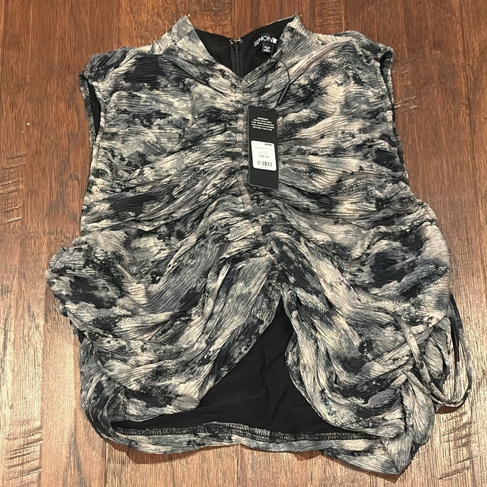 NWT! 3X Fashion Nova Gray and Black Ruched Asymmetrical - Picture 5 of 10